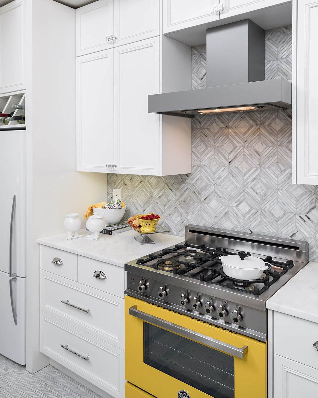 kitchen trends, colorful kitchen design, Bertazzoni Italian kitchen design, yellow freestanding cooker