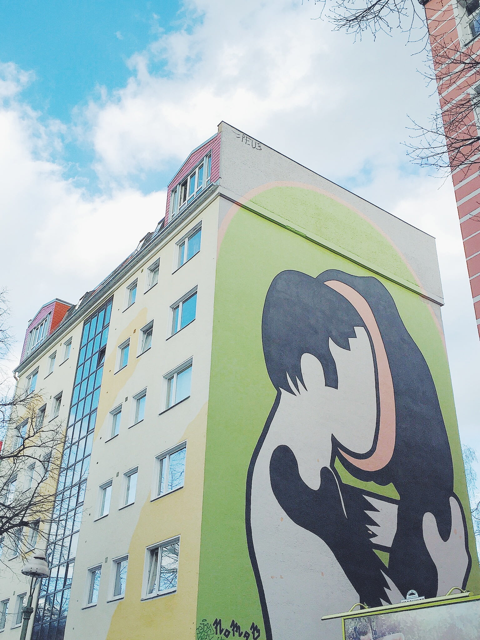 visit berlin- kreuzberg streetart- italianbark