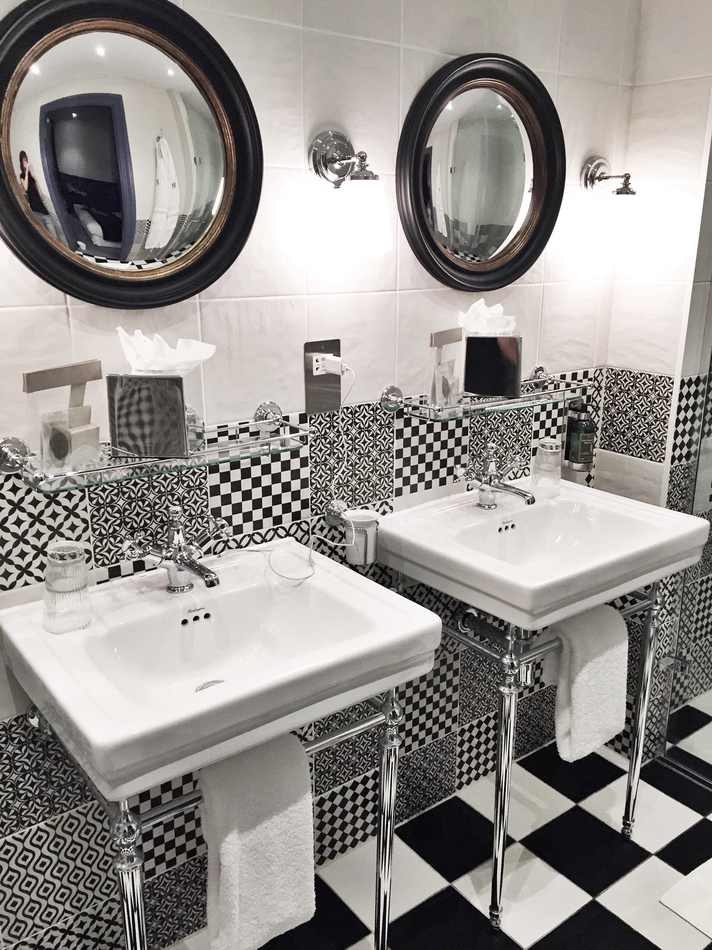 black white bathroom - tiles