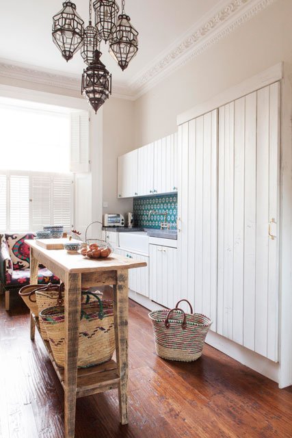 eclectic-interior-ethnic-mood-noptting-hill-kitchen tiles