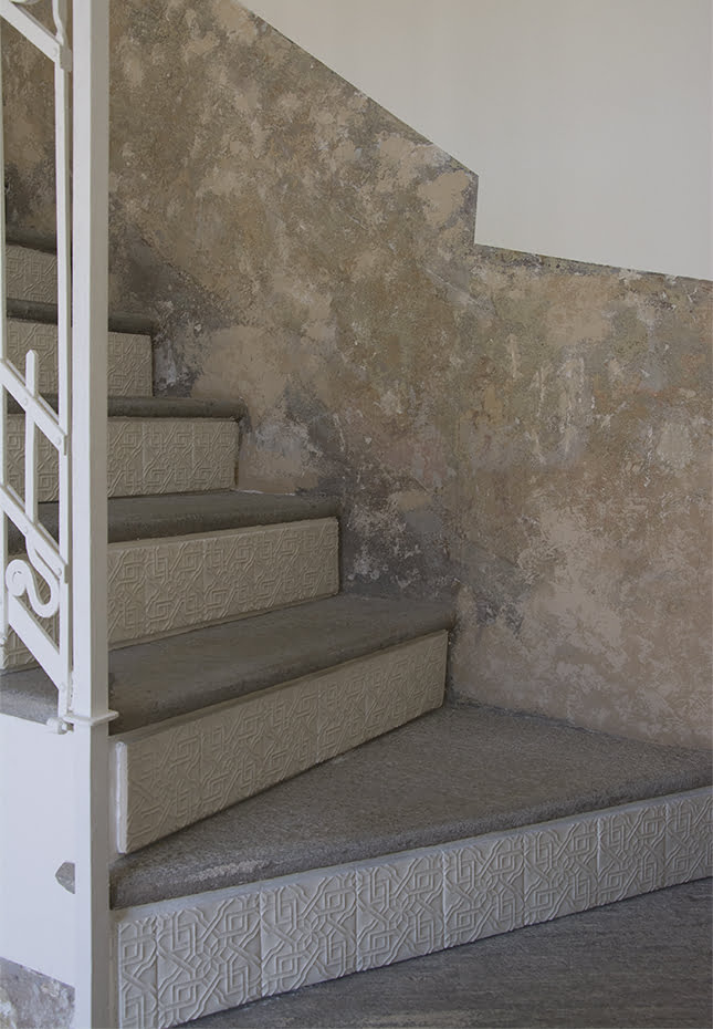 italian-style-interior-stair-cementine