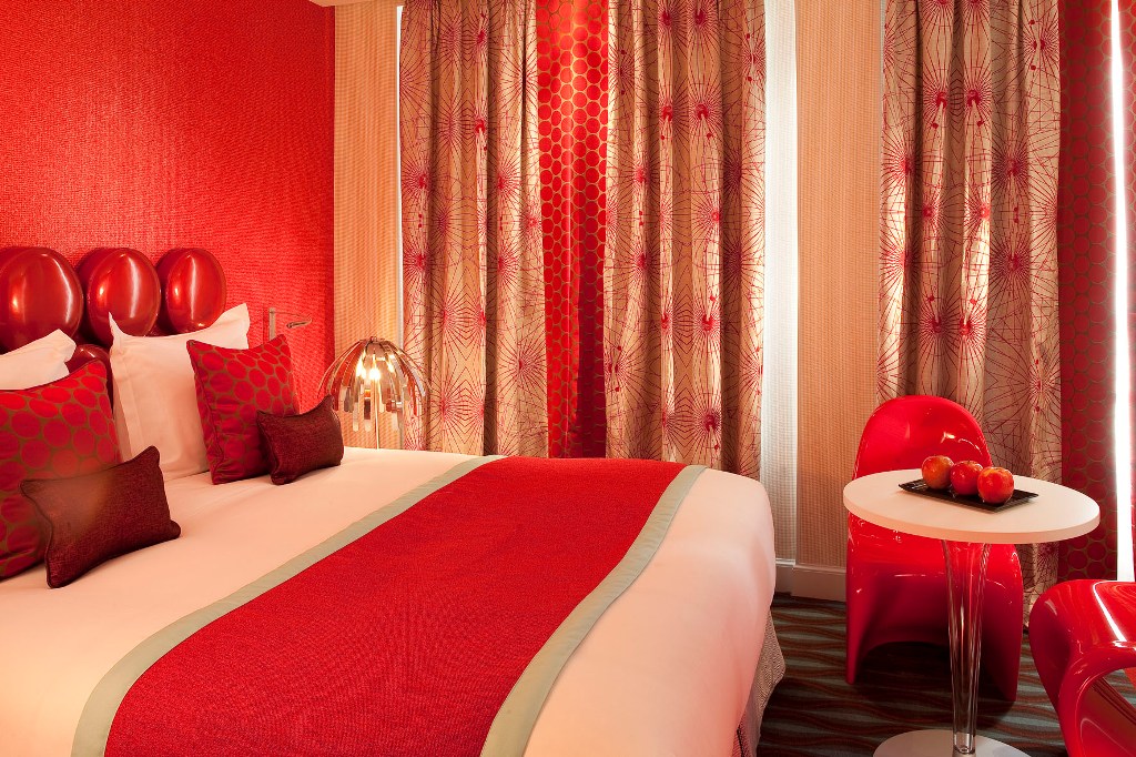 design hotel in Paris, le petit paris, boutique hotel Paris, hotel room design, hotel room design, red bedroom, seventies interior style