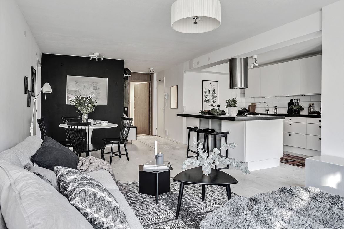 decorating with black, black home decor, hoem tour scandinavian, beautiful interior design, interior design blog italianbark