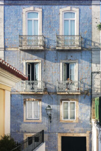 reasons visit portugal, azulejos facade, blue tiles facade, lisbon