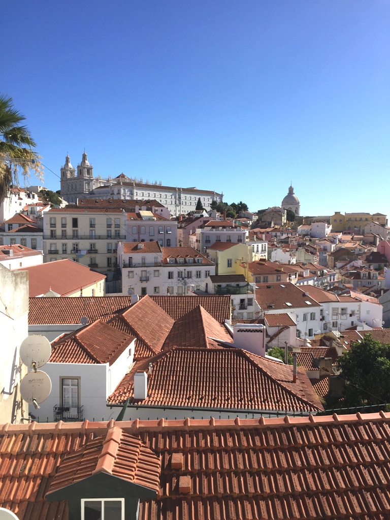 reasons visit portugal, lisbon, alfama