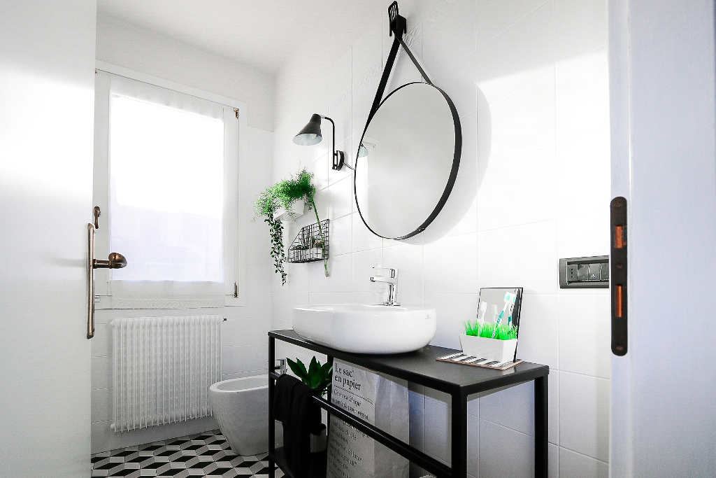 small bathroom makeover, bathroom restyling, bathroom before after, black white bathroom decor,