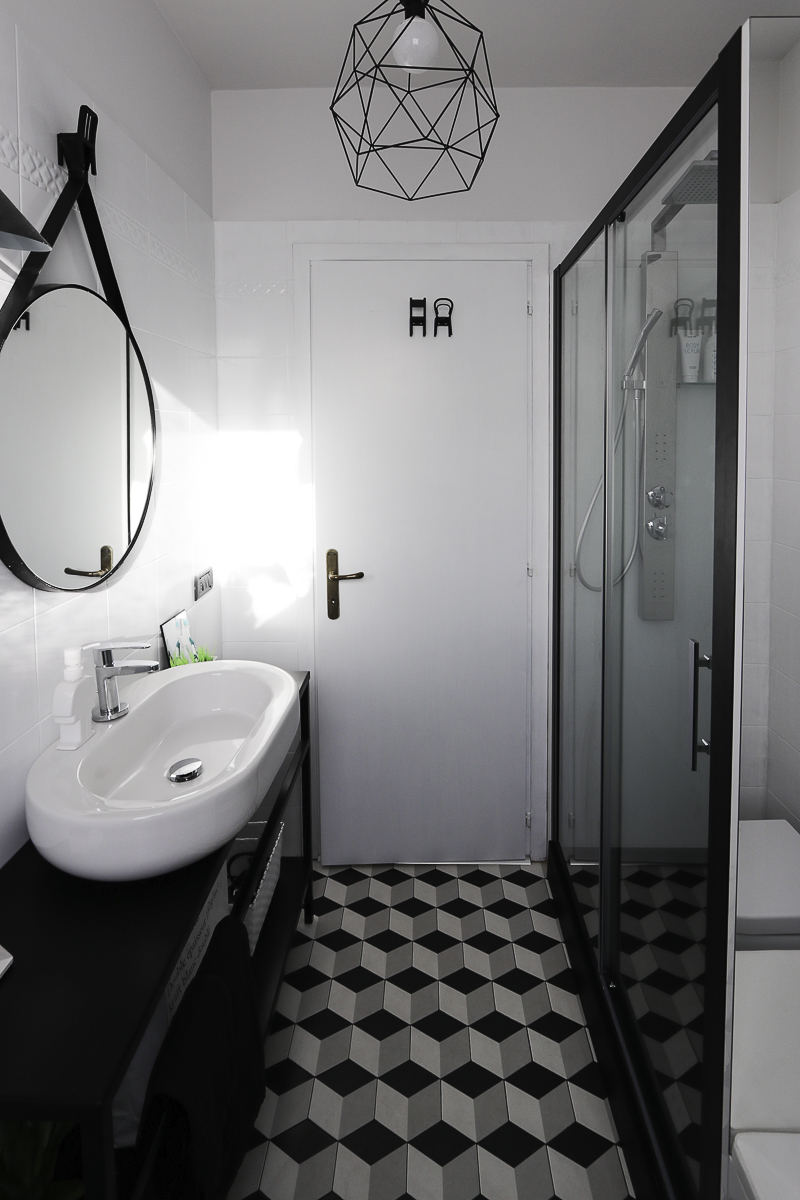 small bathroom before and after, black white bathroom, bathroom makeover